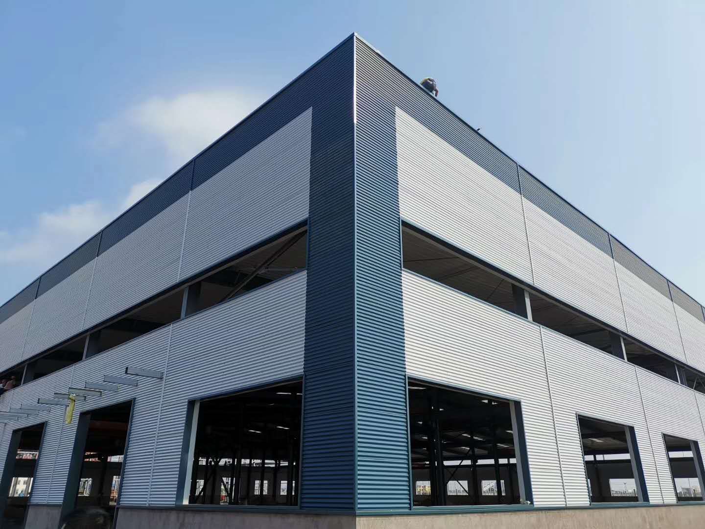 葫芦岛物流项目836外墙横挂波浪板